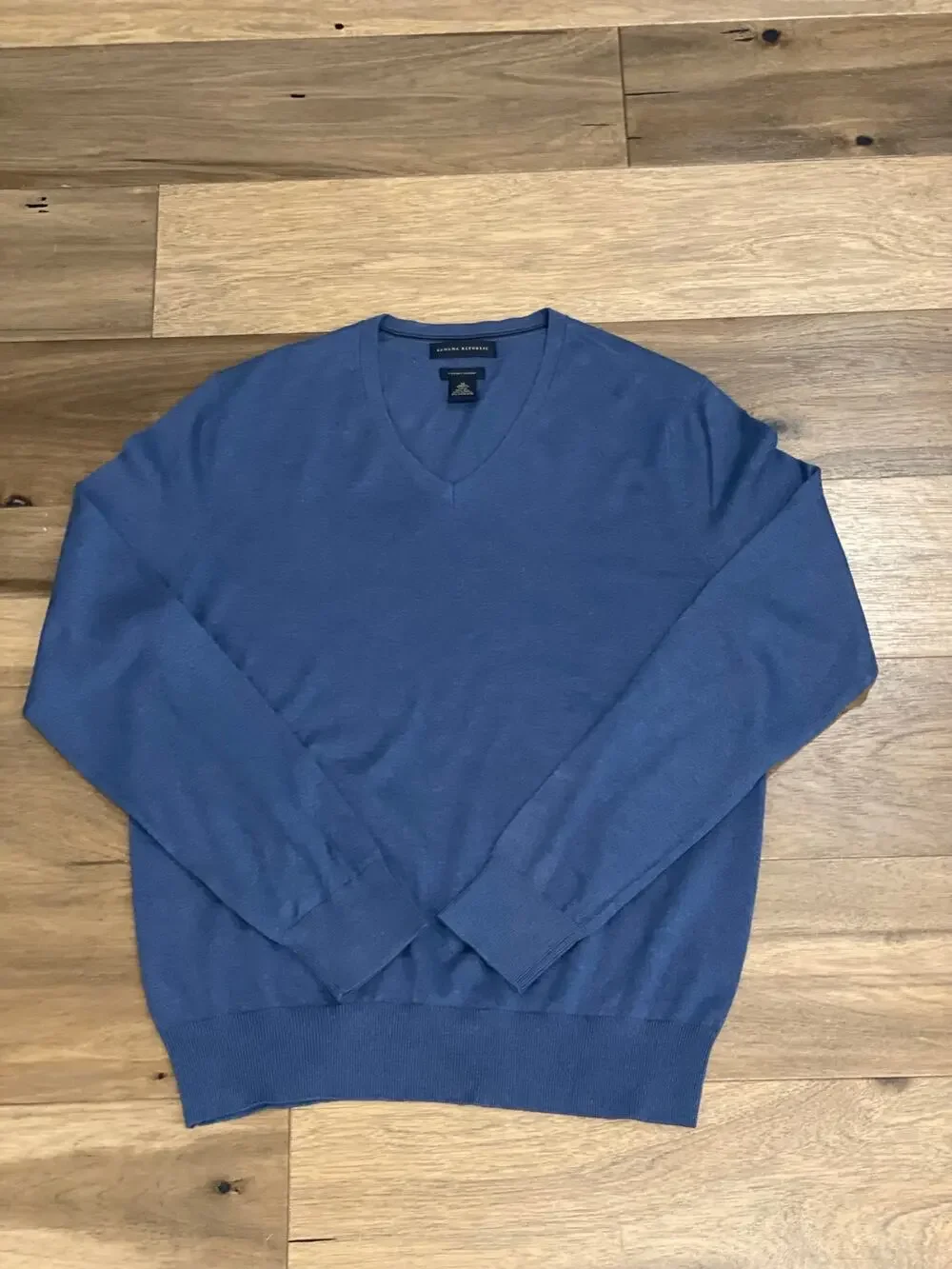 Banana Republic Sweater Luxury Blend V Neck Size M